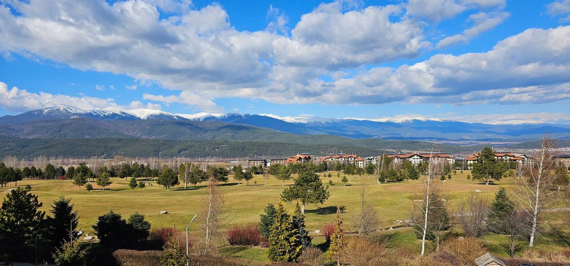 Green Peaks Suite In Pirin Golf & County Club Разлог Екстериор снимка