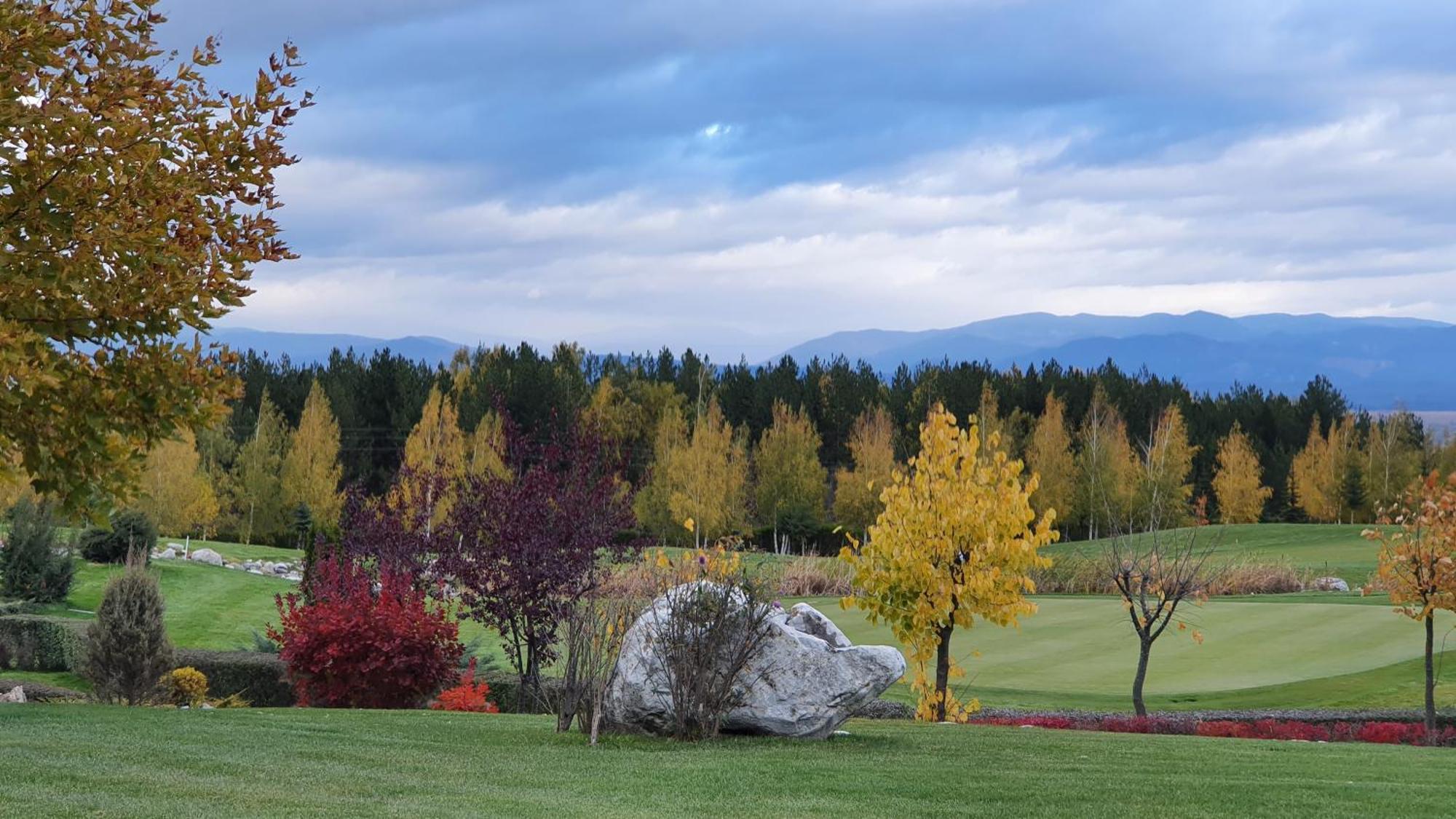 Green Peaks Suite In Pirin Golf & County Club Разлог Екстериор снимка
