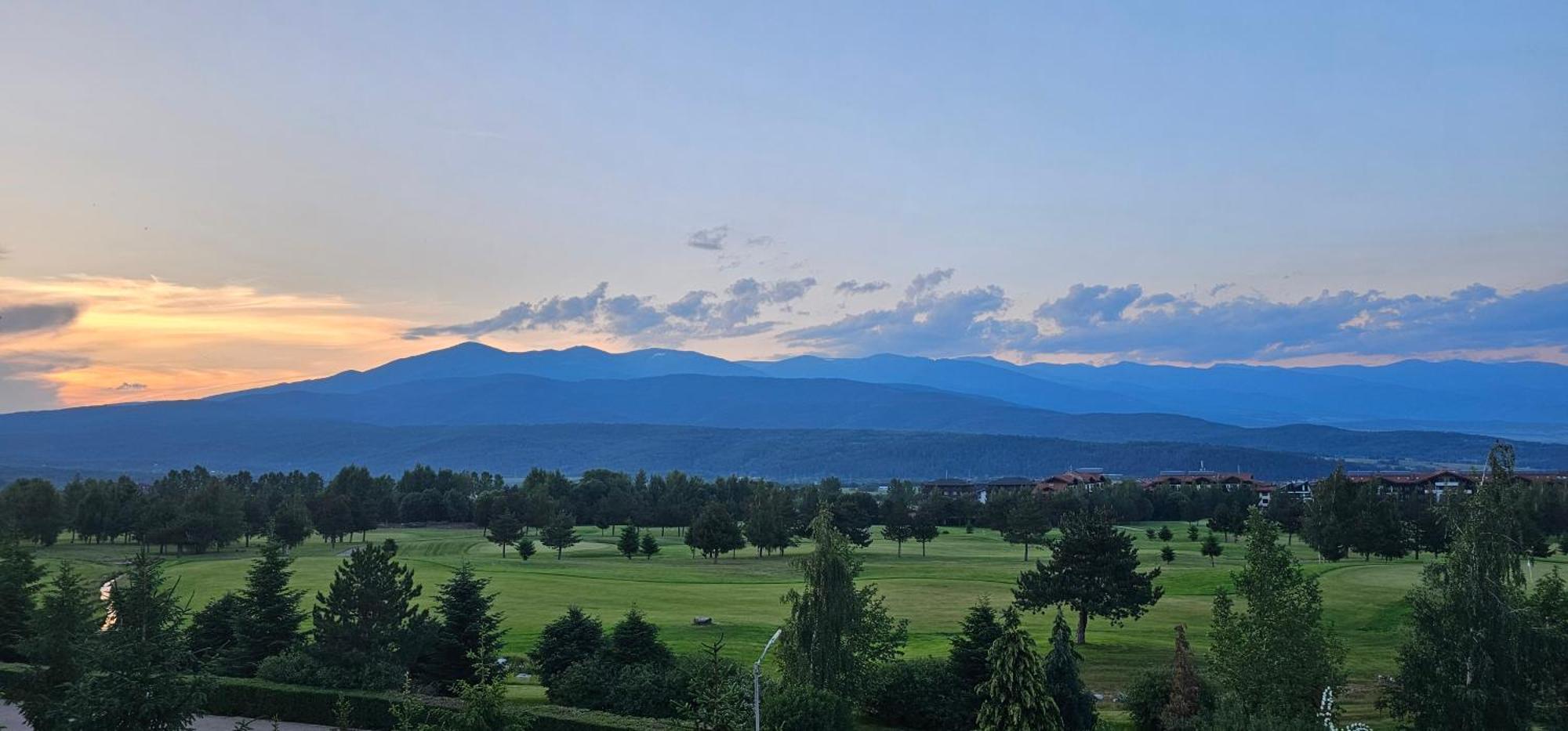 Green Peaks Suite In Pirin Golf & County Club Разлог Екстериор снимка