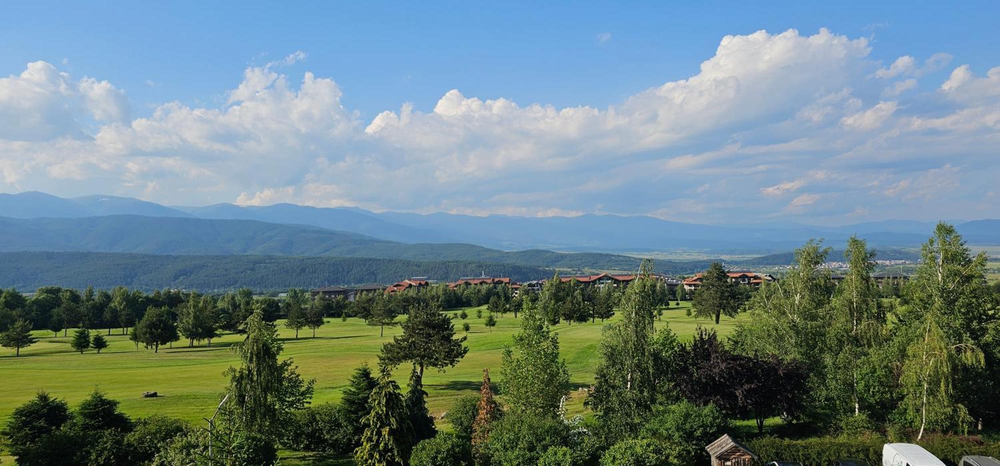 Green Peaks Suite In Pirin Golf & County Club Разлог Екстериор снимка